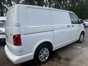 Used Volkswagen Transporter 2018 for sale - 79046953: Photo