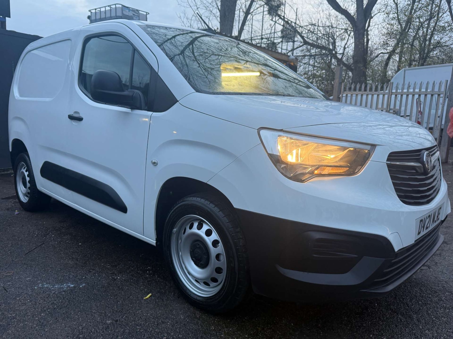 Used Vauxhall Combo 2021 for sale - 76588246: Photo 1