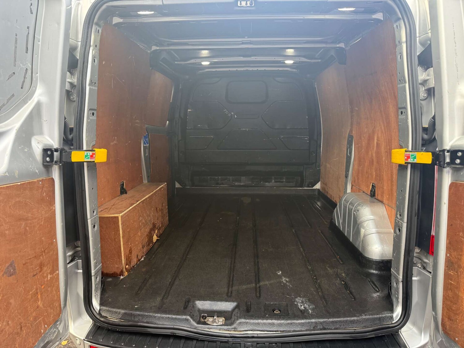 Used Ford Transit Custom 2020 for sale - 76601065: Photo 17