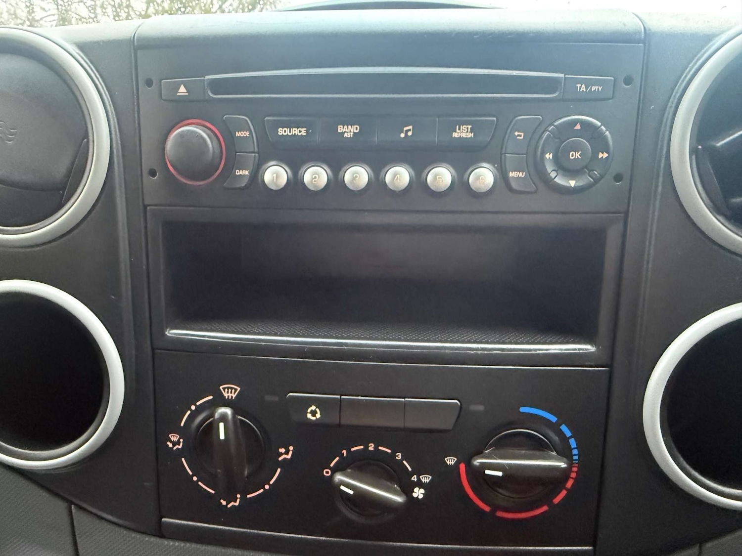 Used Peugeot Partner 2013 for sale - 76907701: Photo 13