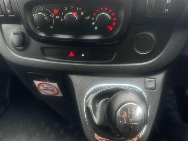 Used Vauxhall Vivaro 2015 for sale - 73757068: Photo 14