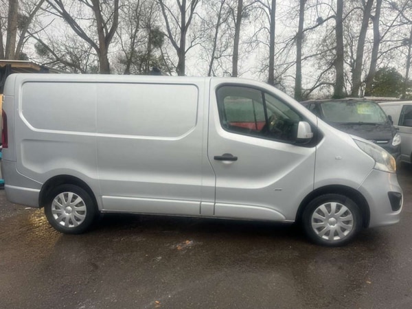 Used Vauxhall Vivaro 2015 for sale - 73757068: Photo 4