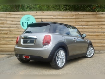 Used MINI Hatch 2019 for sale - 79395111: Photo