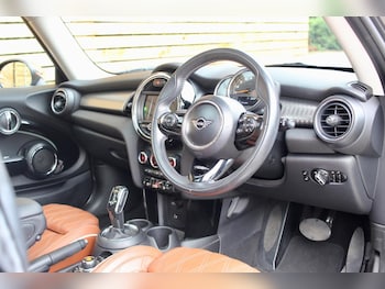 Used MINI Hatch 2019 for sale - 79395111: Photo
