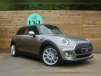 Used MINI Hatch 2019 for sale - 79395111: Photo