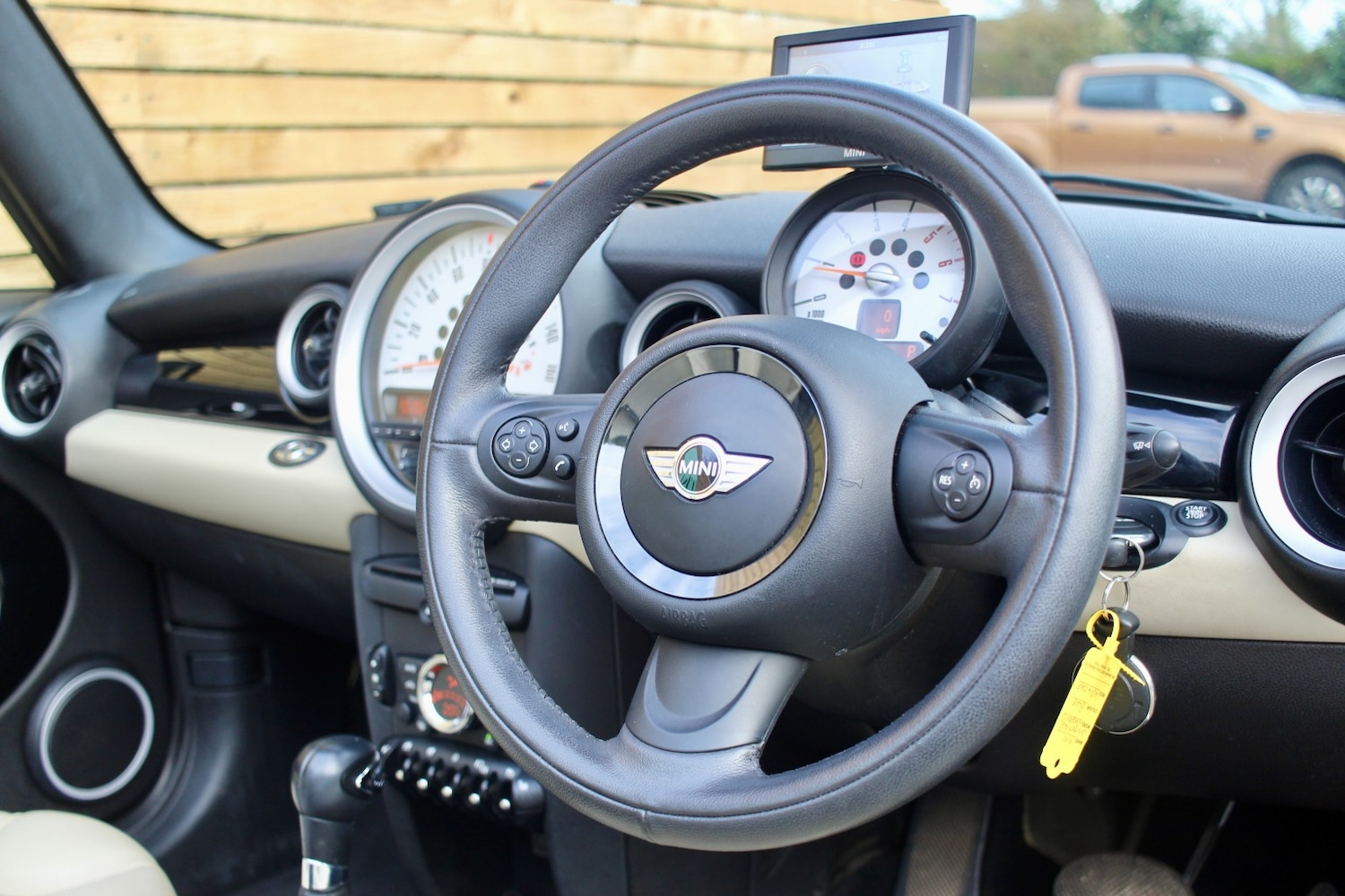 Used MINI Convertible 2014 for sale - 77264447: Photo 18