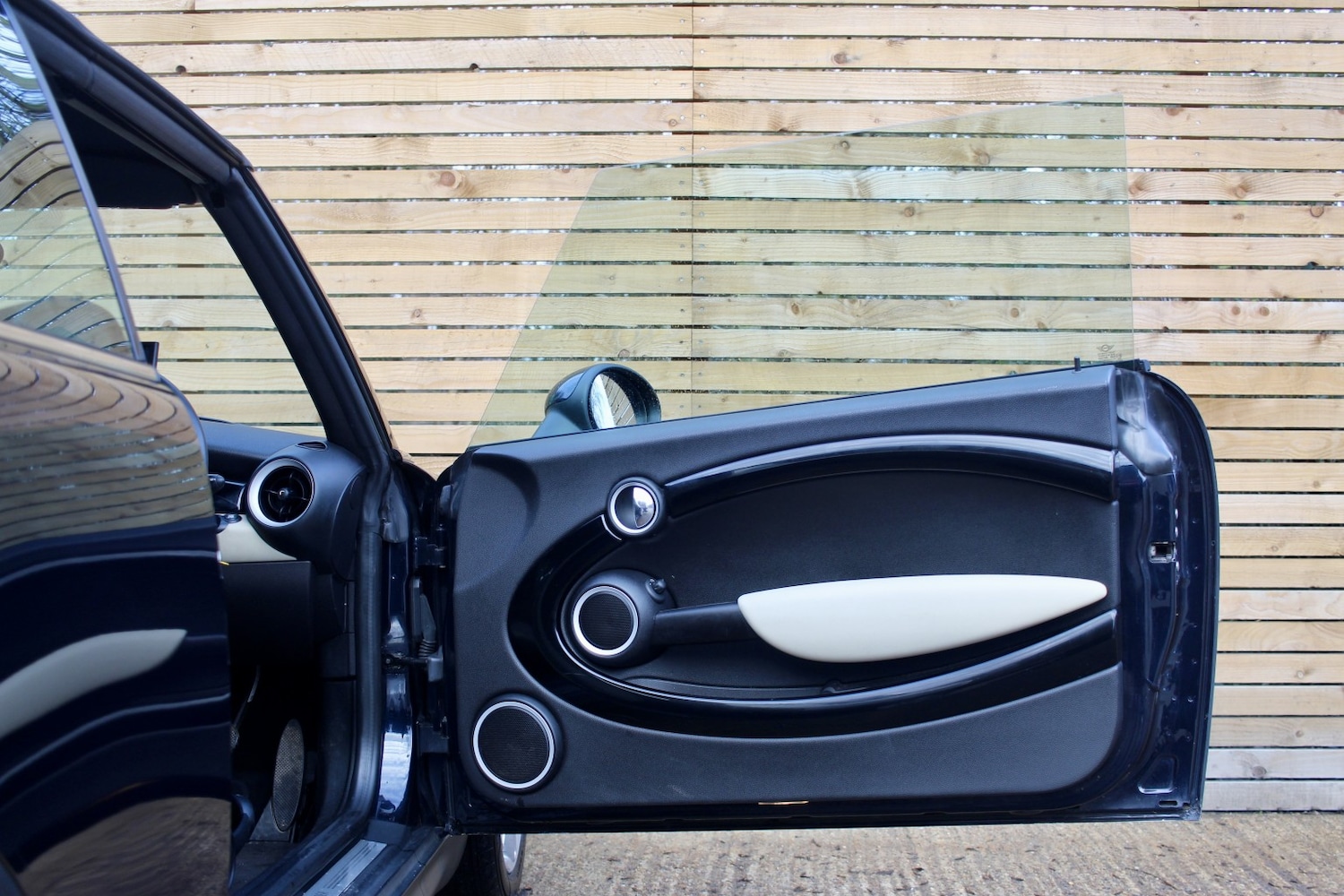 Used MINI Convertible 2014 for sale - 77264447: Photo 23