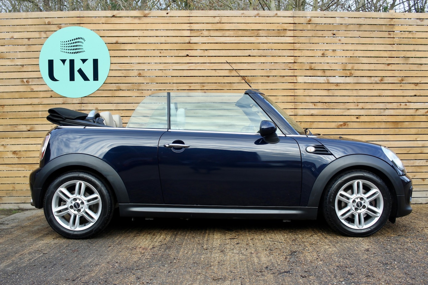 Used MINI Convertible 2014 for sale - 77264447: Photo 3