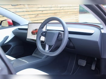 Used Tesla Model 3 2024 for sale - 79395103: Photo