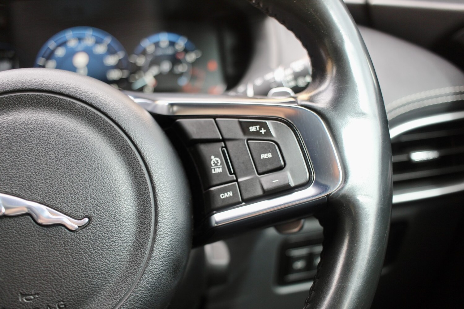 Used Jaguar F-Pace 2016 for sale - 78098258: Photo 33