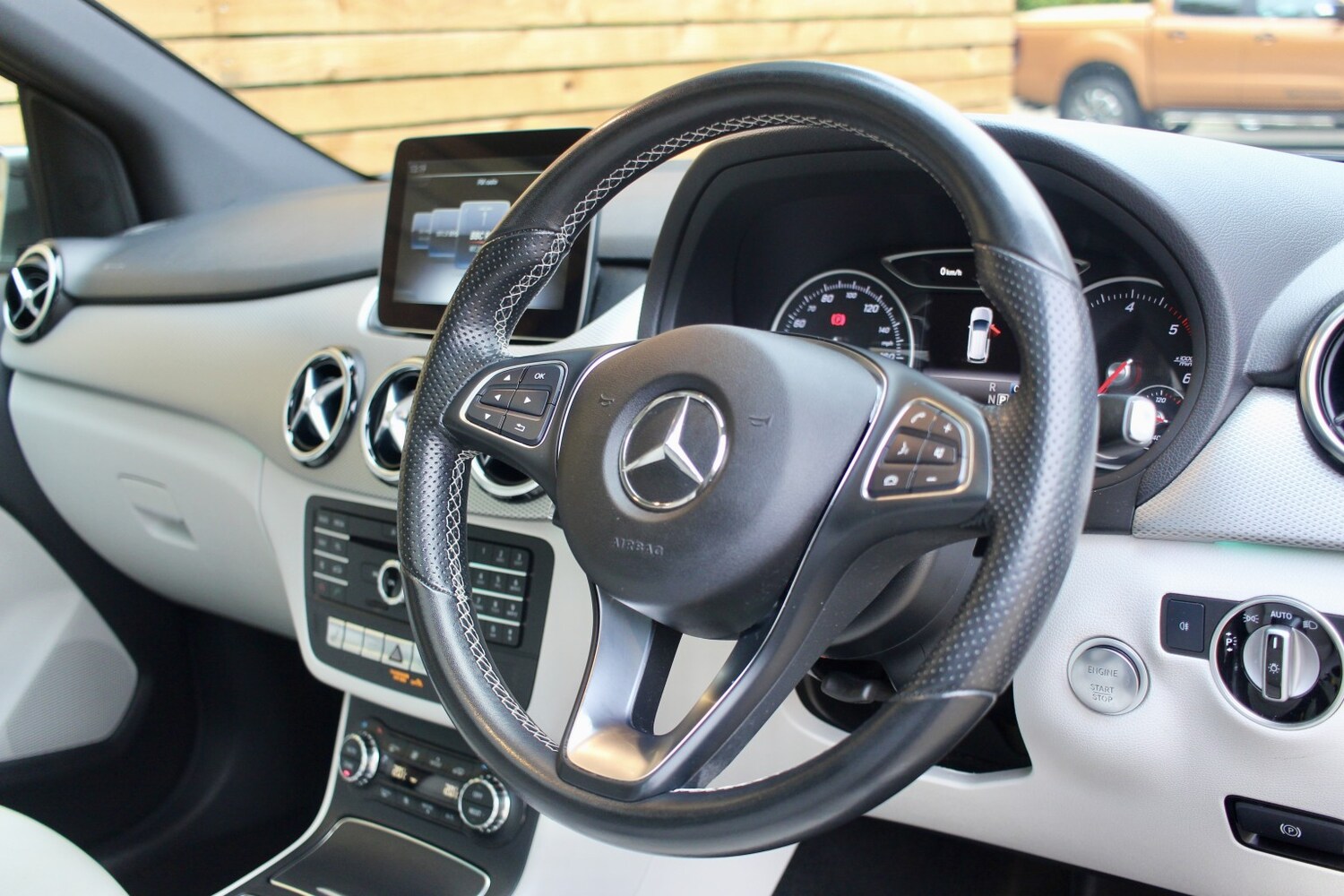 Used Mercedes-Benz B Class 2016 for sale - 76605851: Photo 23