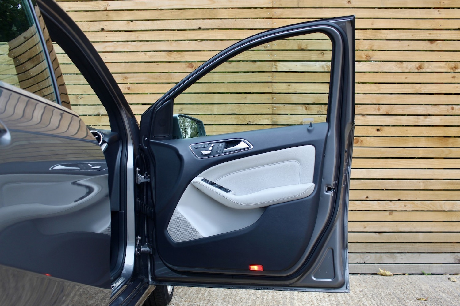 Used Mercedes-Benz B Class 2016 for sale - 76605851: Photo 27