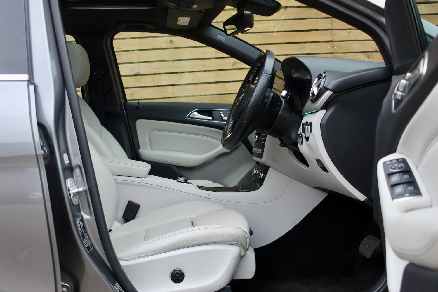 Used Mercedes-Benz B Class 2016 for sale - 76605851: Photo 7