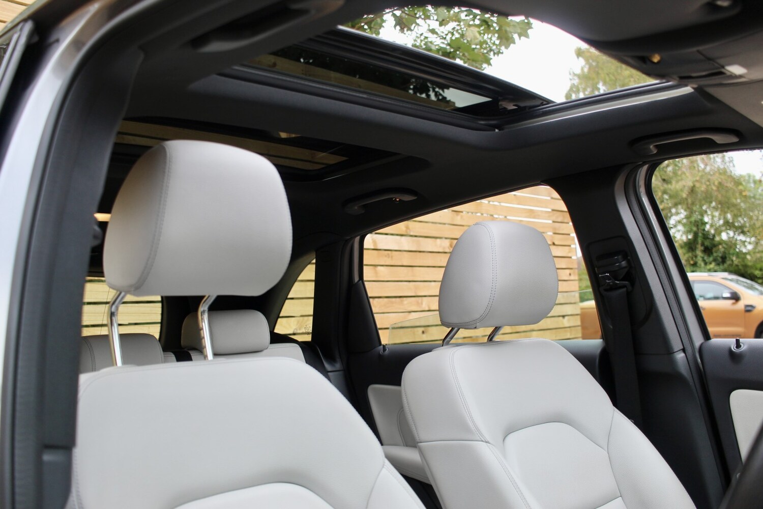 Used Mercedes-Benz B Class 2016 for sale - 76605851: Photo 8