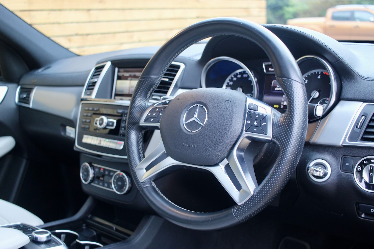 Used Mercedes-Benz GL Class 2015 for sale - 76986829: Photo 28