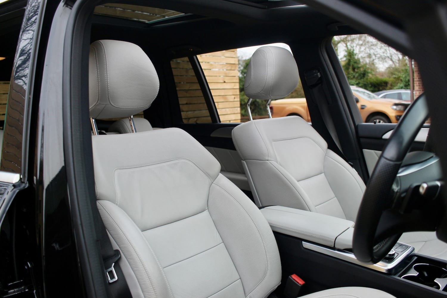 Used Mercedes-Benz GL Class 2015 for sale - 76986829: Photo 9