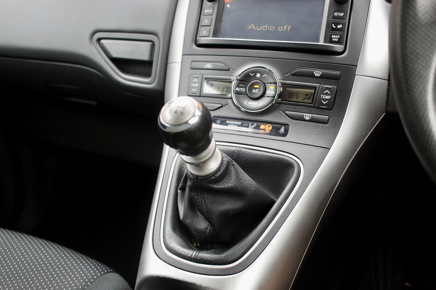 Used Toyota Auris 2012 for sale - 76605866: Photo 14