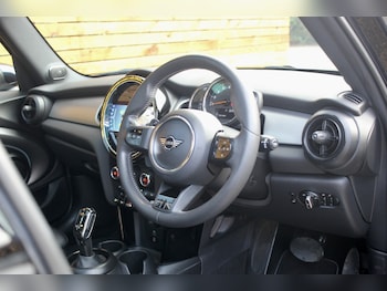 Used MINI Hatch 2022 for sale - 79395093: Photo