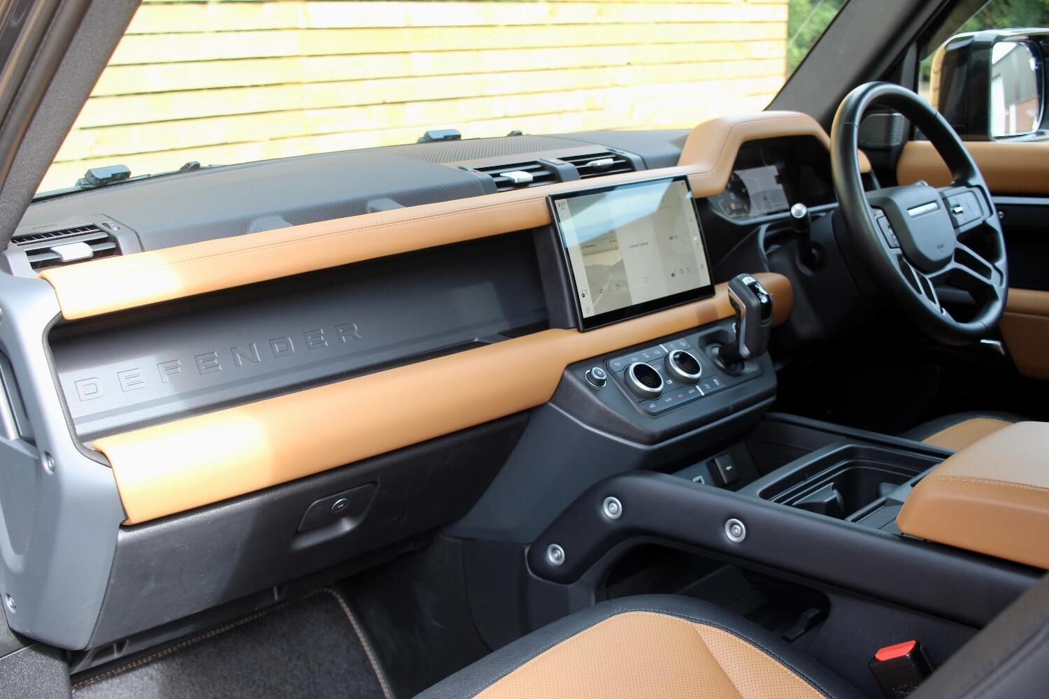 Used Land Rover Defender 90 2023 for sale - 76605696: Photo 13