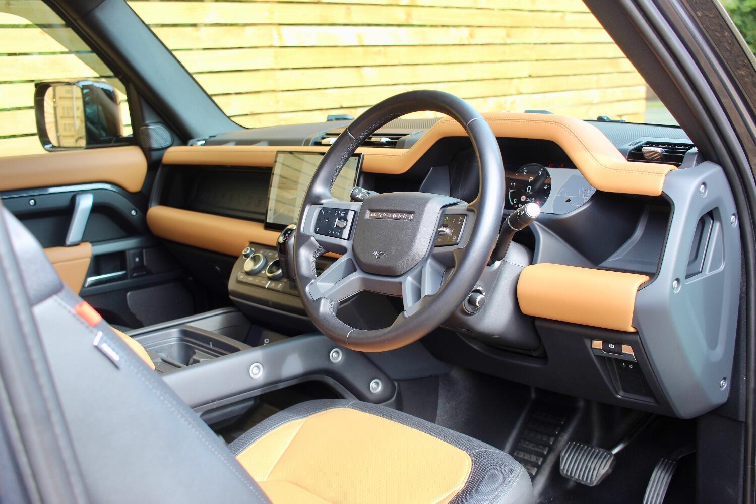 Used Land Rover Defender 90 2023 for sale - 76605696: Photo 6