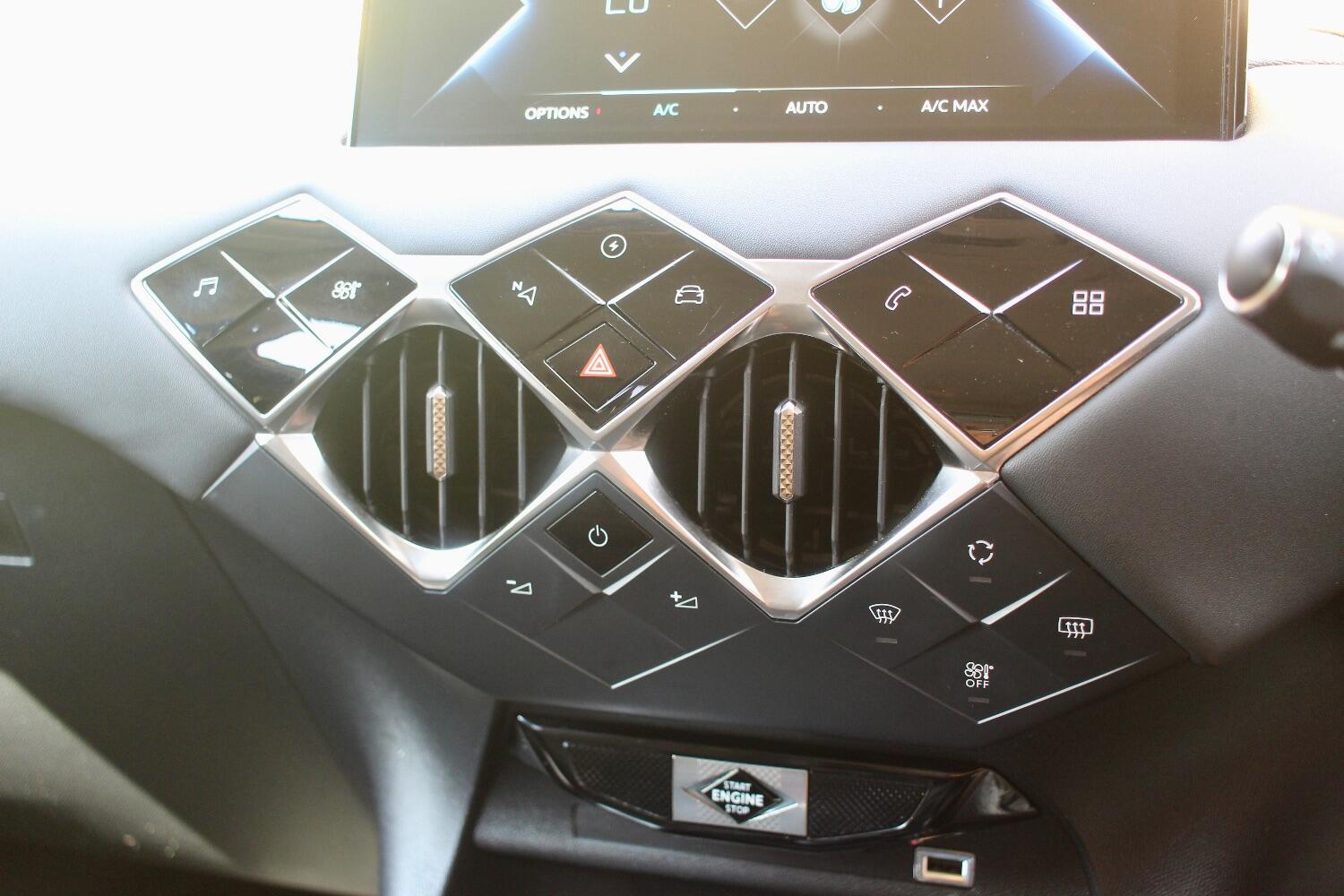 Used DS Automobiles DS 3 Crossback 2021 for sale - 76605703: Photo 16