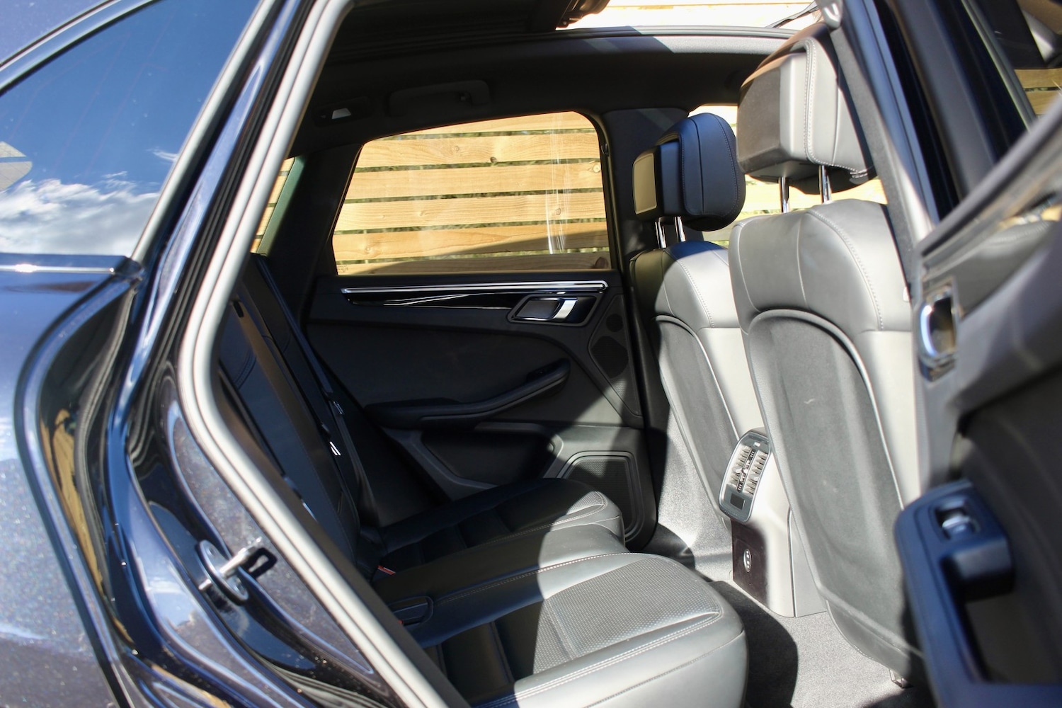 Used Porsche Macan 2021 for sale - 78031628: Photo 11