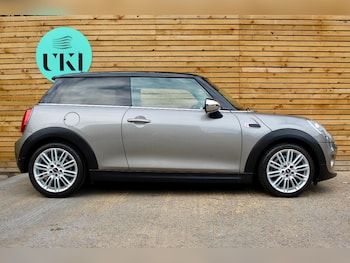 Used MINI Hatch 2019 for sale - 76605923: Photo