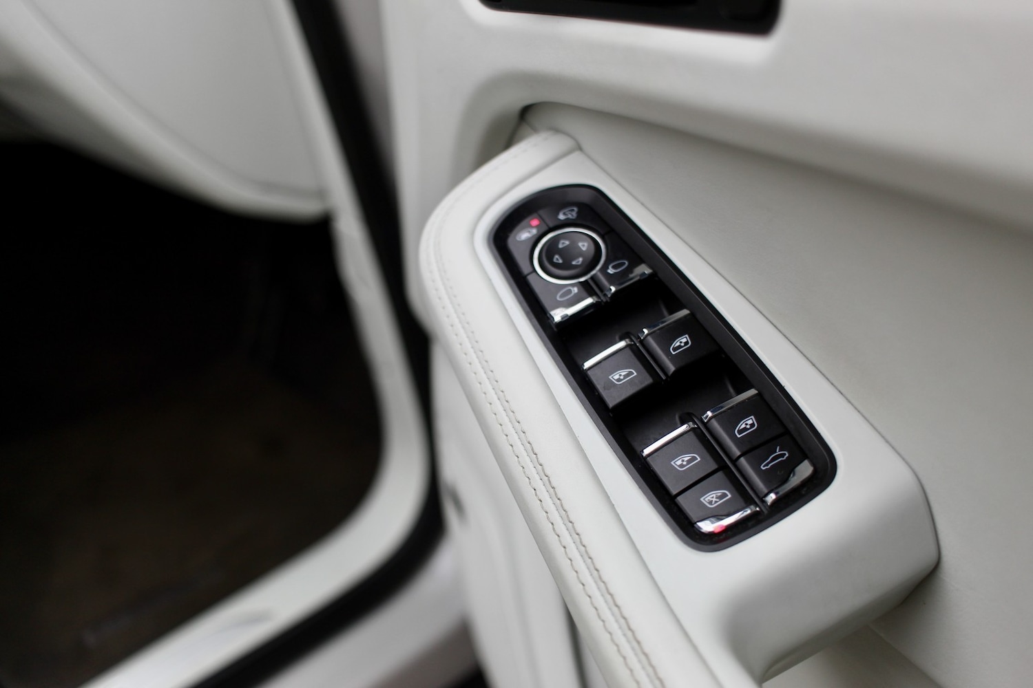 Used Porsche Macan 2019 for sale - 77350144: Photo 31