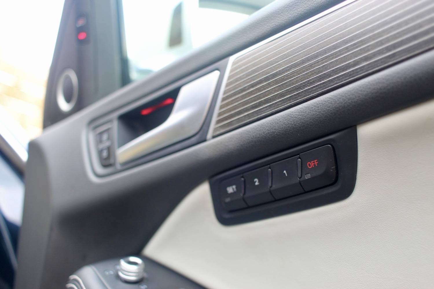 Used Audi SQ5 2015 for sale - 78038893: Photo 35