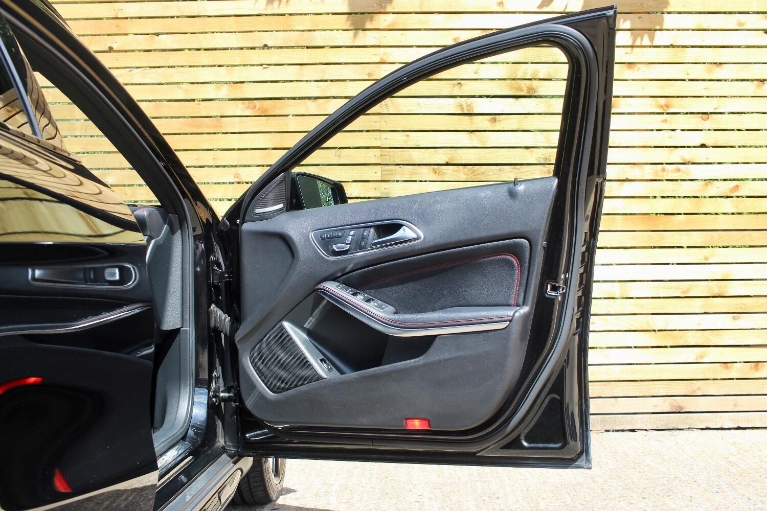 Used Mercedes-Benz GLA 2018 for sale - 76793936: Photo 31