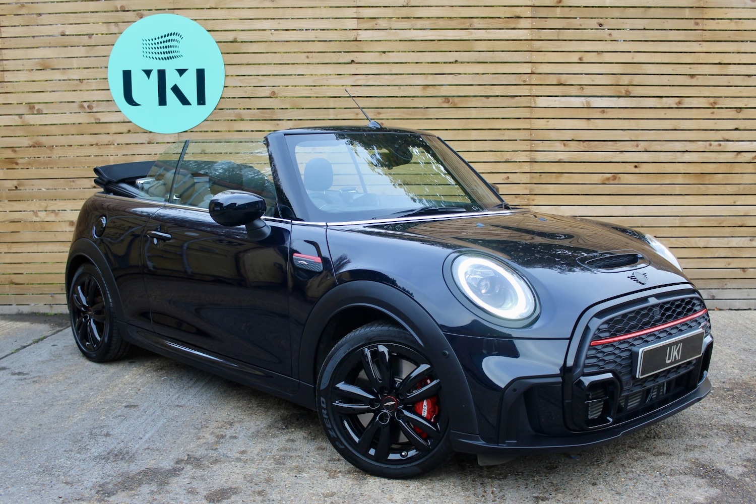 Used MINI Convertible 2022 for sale - 76605693: Photo 2