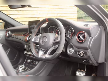 Used Mercedes-Benz GLA 2019 for sale - 79575608: Photo