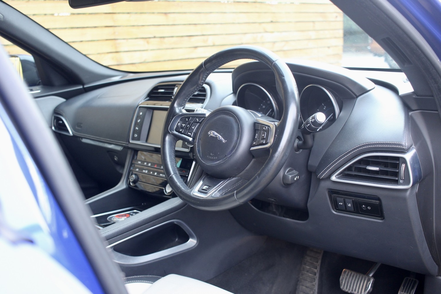 Used Jaguar F-Pace 2017 for sale - 77014878: Photo 6