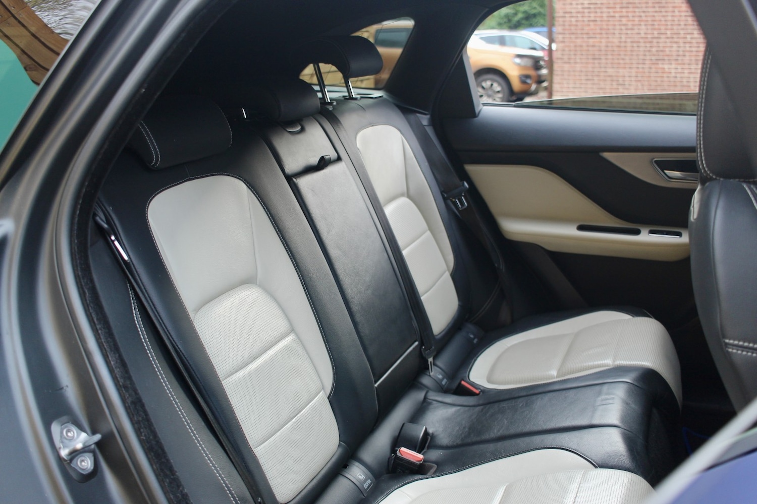 Used Jaguar F-Pace 2017 for sale - 77014878: Photo 9