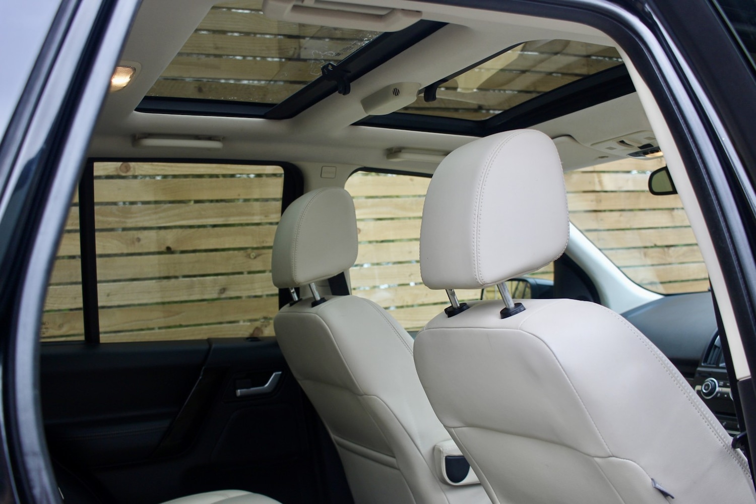 Used Land Rover Freelander 2 2014 for sale - 78038897: Photo 10