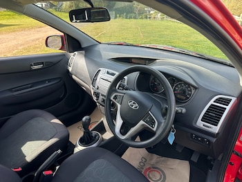Used Hyundai i20 2010 for sale - 74651935: Photo