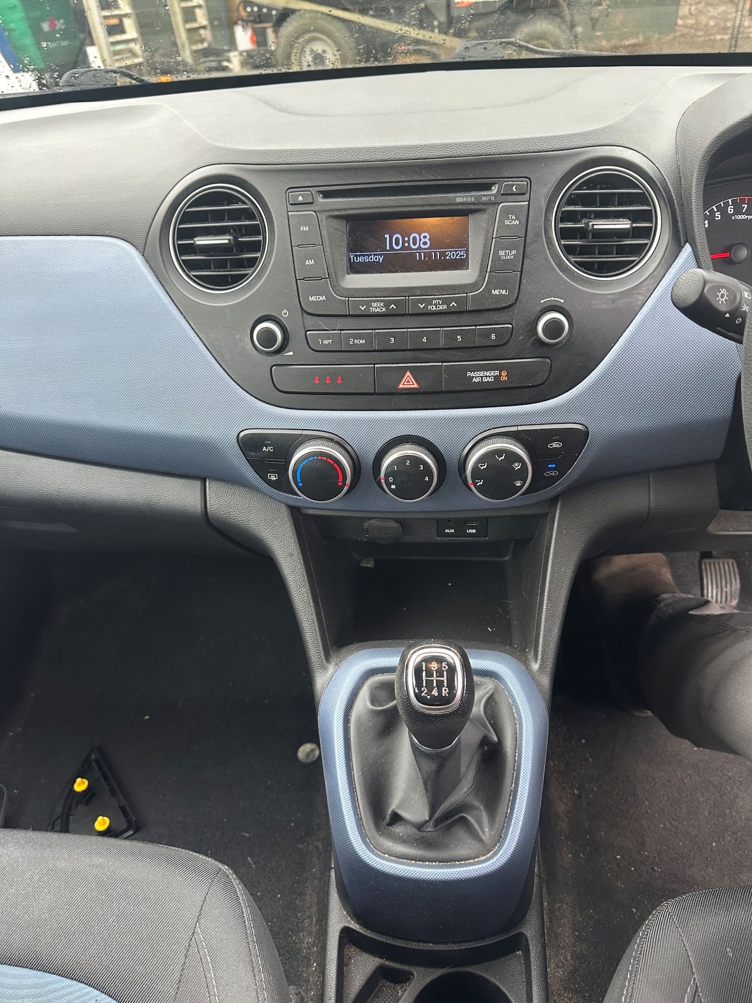 Used Hyundai i10 2014 for sale - 76541325: Photo 6