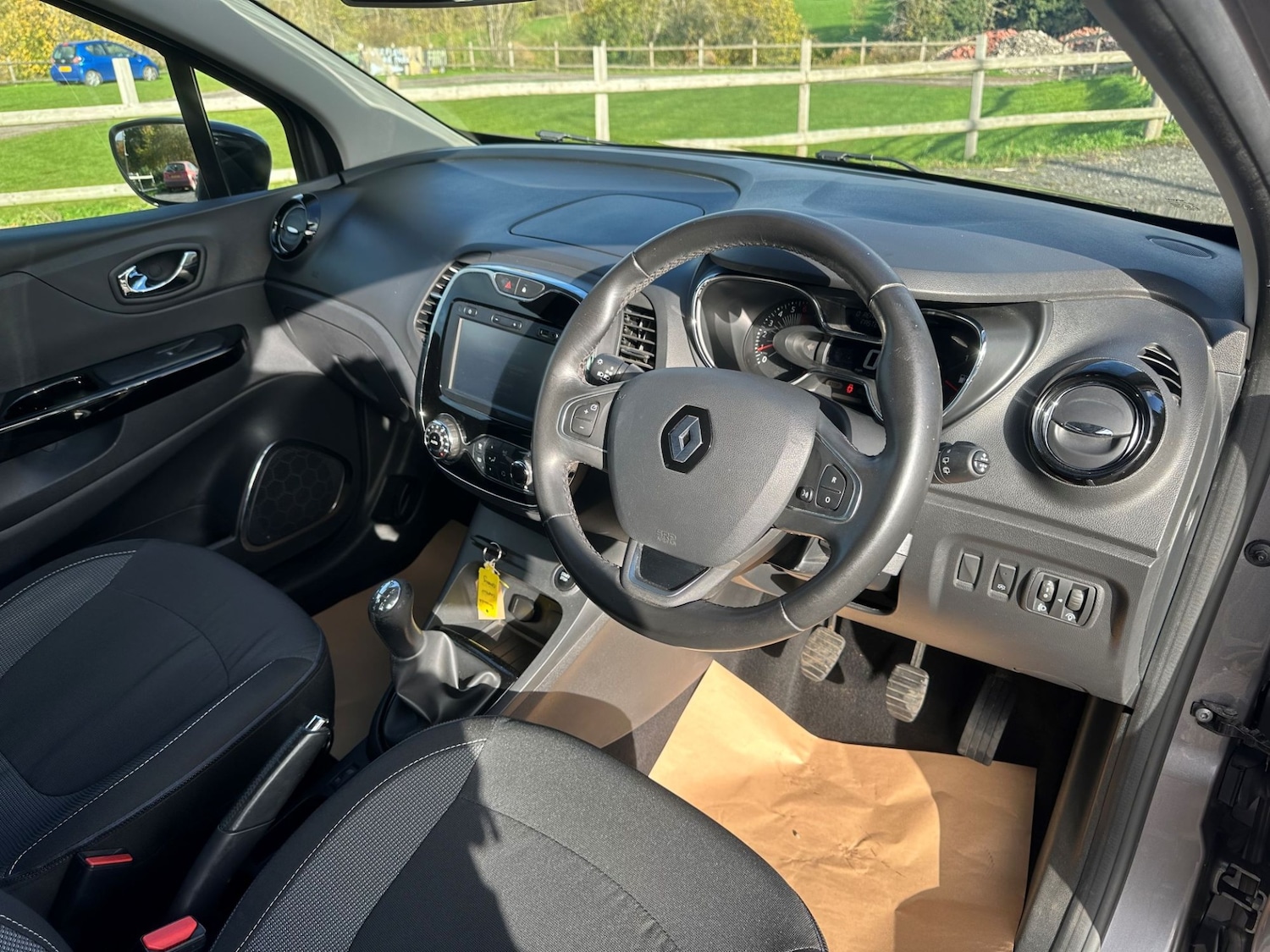 Used Renault Captur 2016 for sale - 76383224: Photo 5