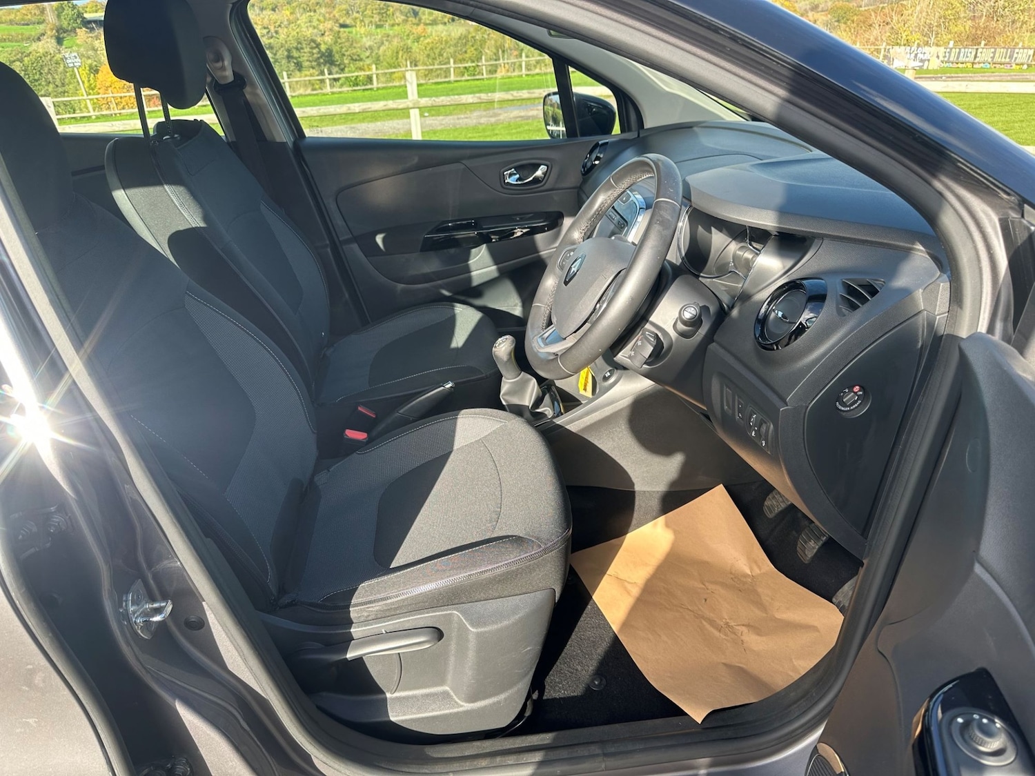 Used Renault Captur 2016 for sale - 76383224: Photo 6