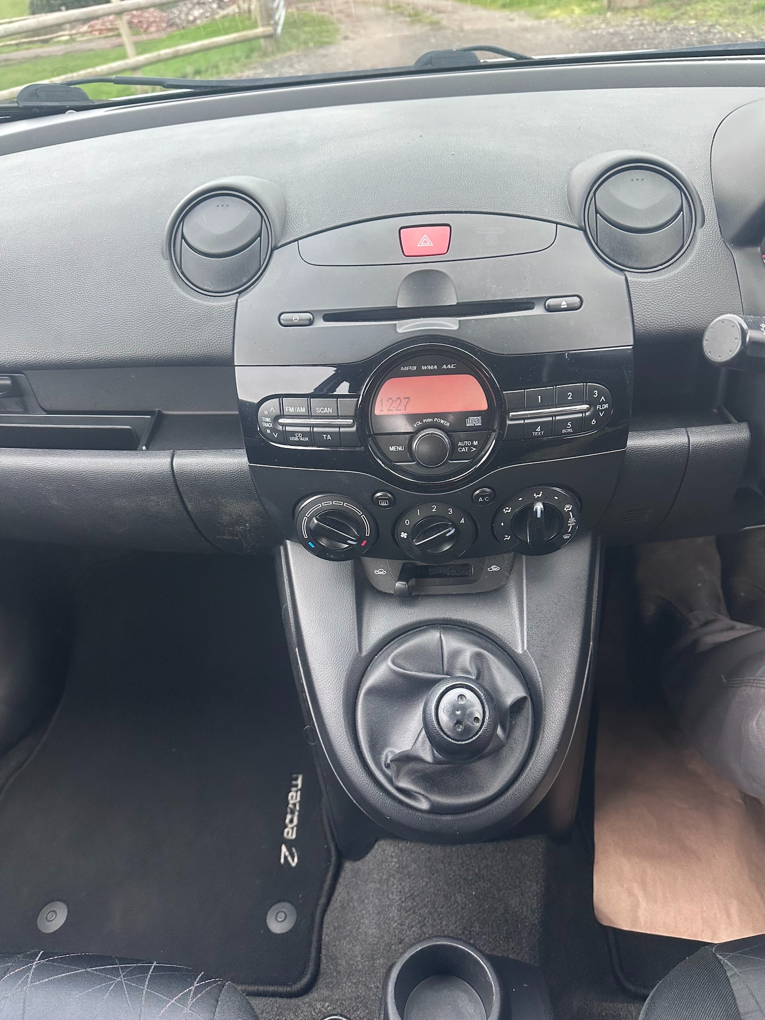 Used Mazda Mazda2 2013 for sale - 77601850: Photo 11