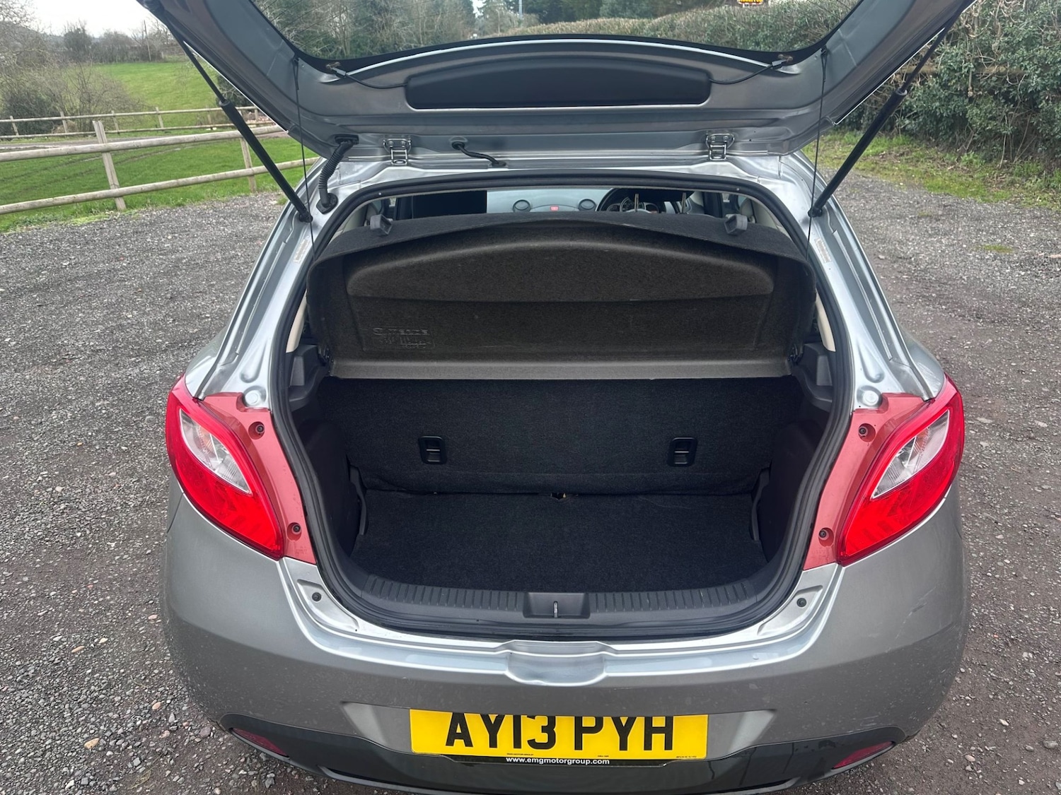 Used Mazda Mazda2 2013 for sale - 77601850: Photo 12