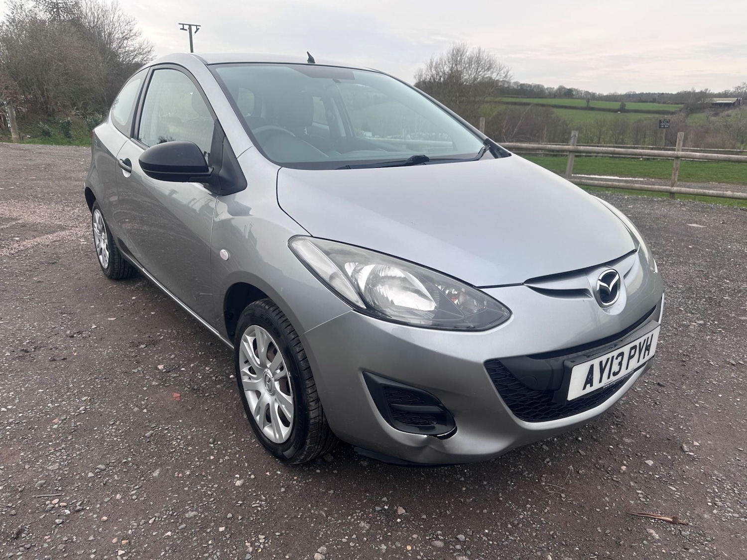 Used Mazda Mazda2 2013 for sale - 77601850: Photo 2