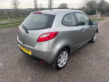 Used Mazda Mazda2 2013 for sale - 77601850: Photo