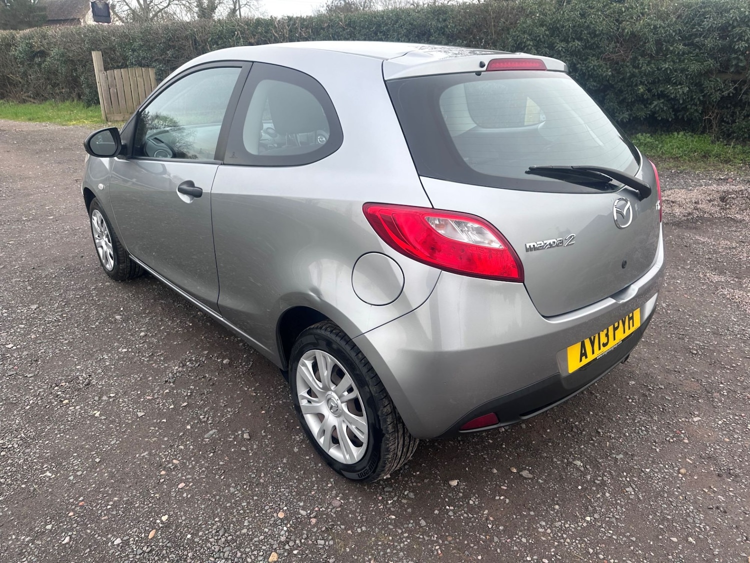 Used Mazda Mazda2 2013 for sale - 77601850: Photo 4