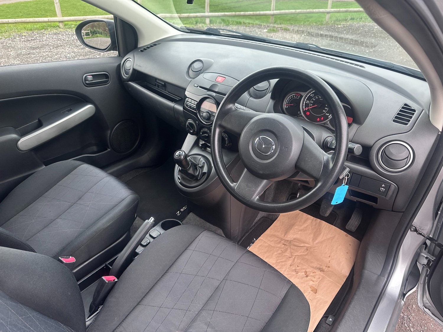 Used Mazda Mazda2 2013 for sale - 77601850: Photo 5