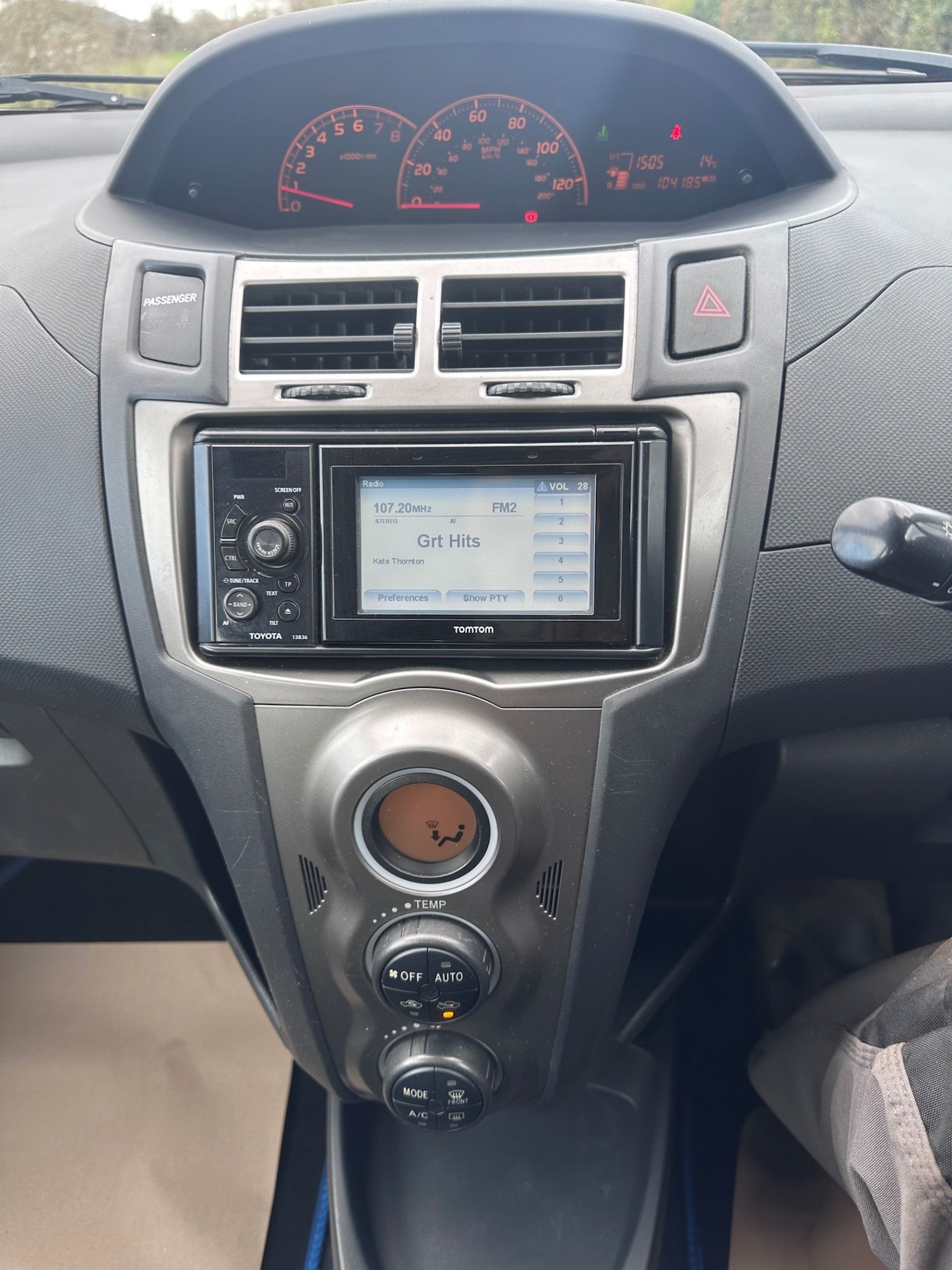 Used Toyota Yaris 2011 for sale - 78053417: Photo 12