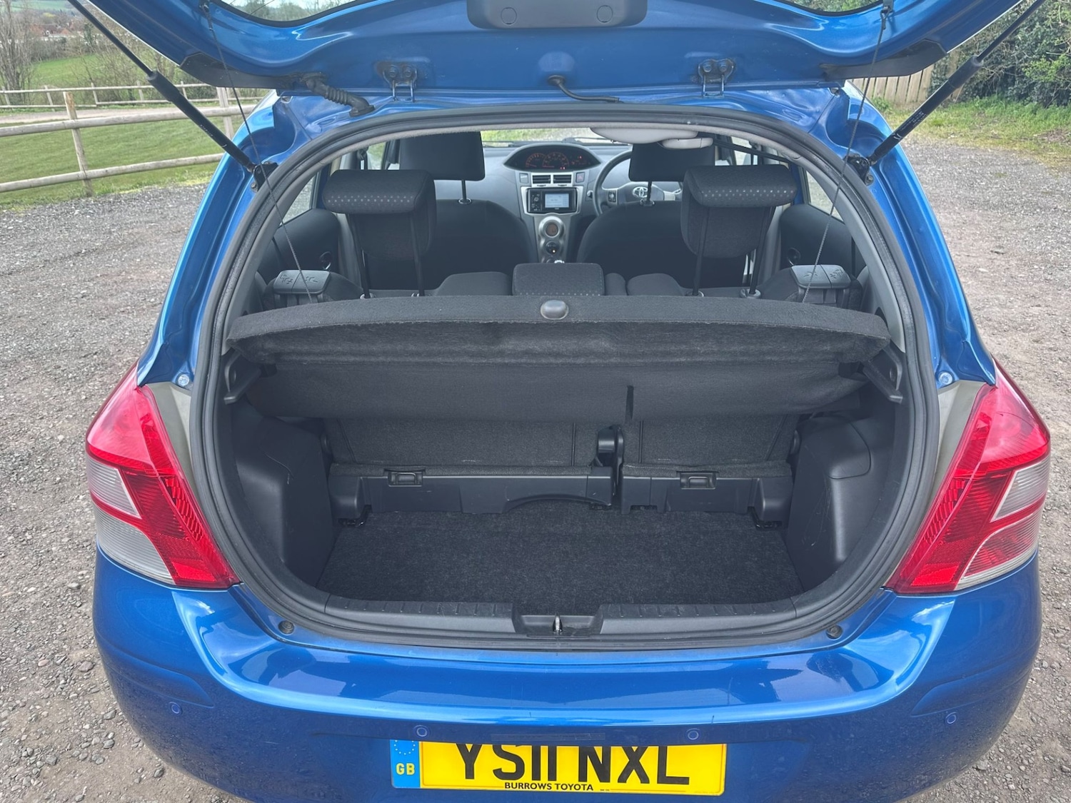 Used Toyota Yaris 2011 for sale - 78053417: Photo 13