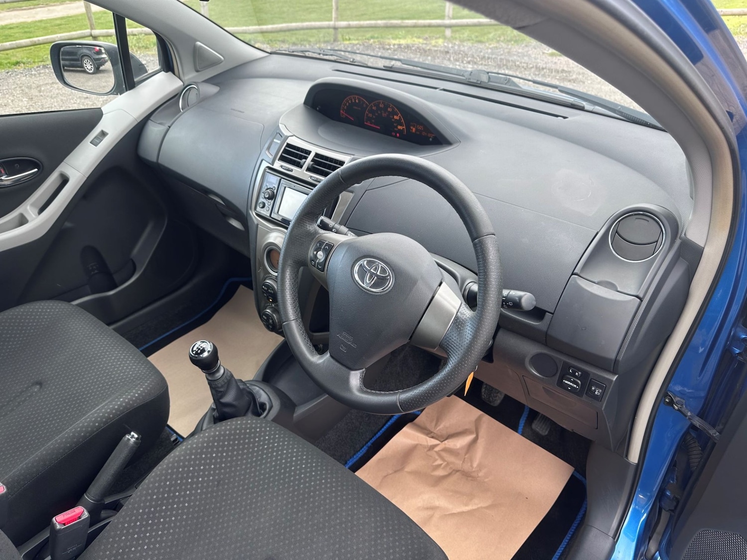 Used Toyota Yaris 2011 for sale - 78053417: Photo 5