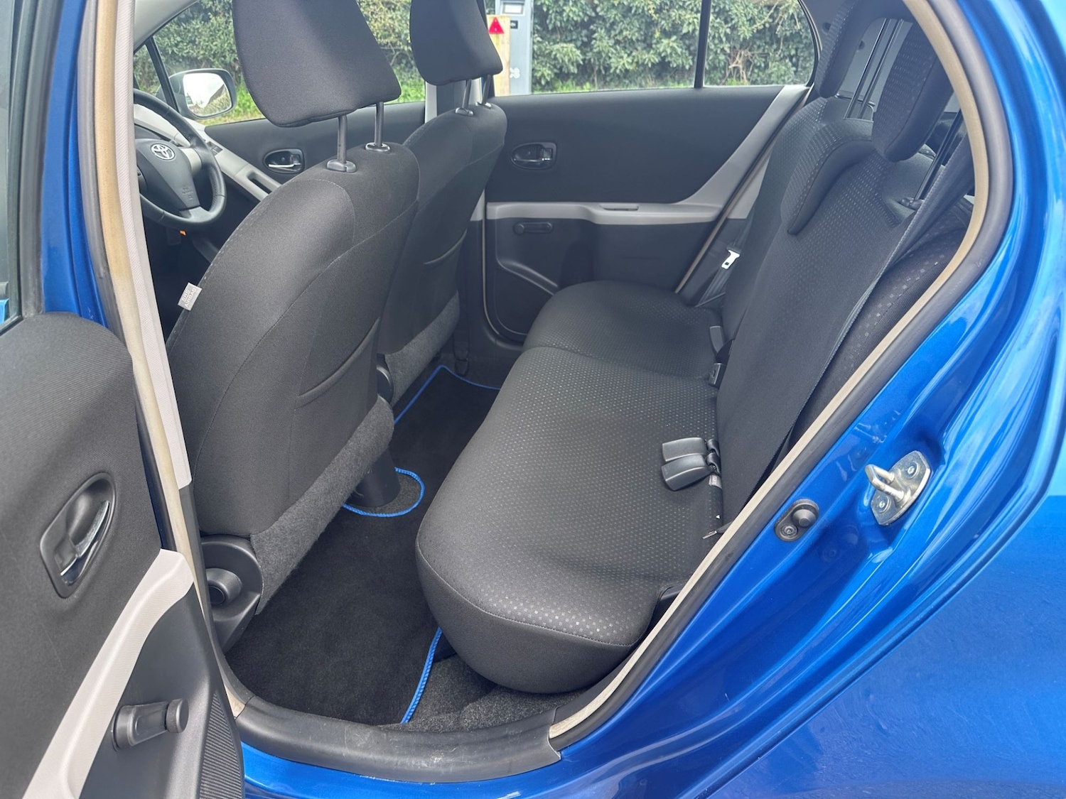 Used Toyota Yaris 2011 for sale - 78053417: Photo 9