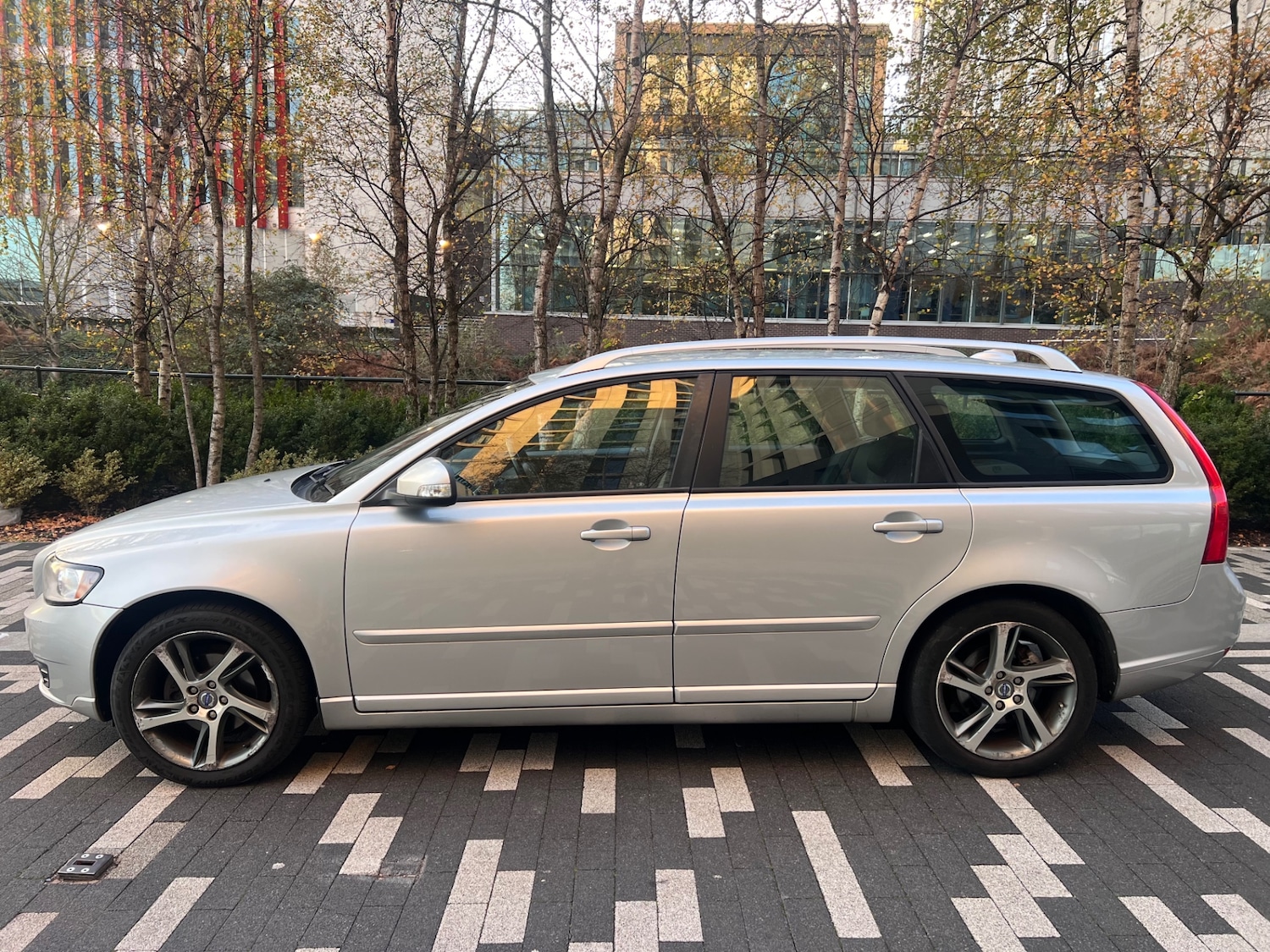 Used Volvo V50 2012 for sale - 76631094: Photo 1